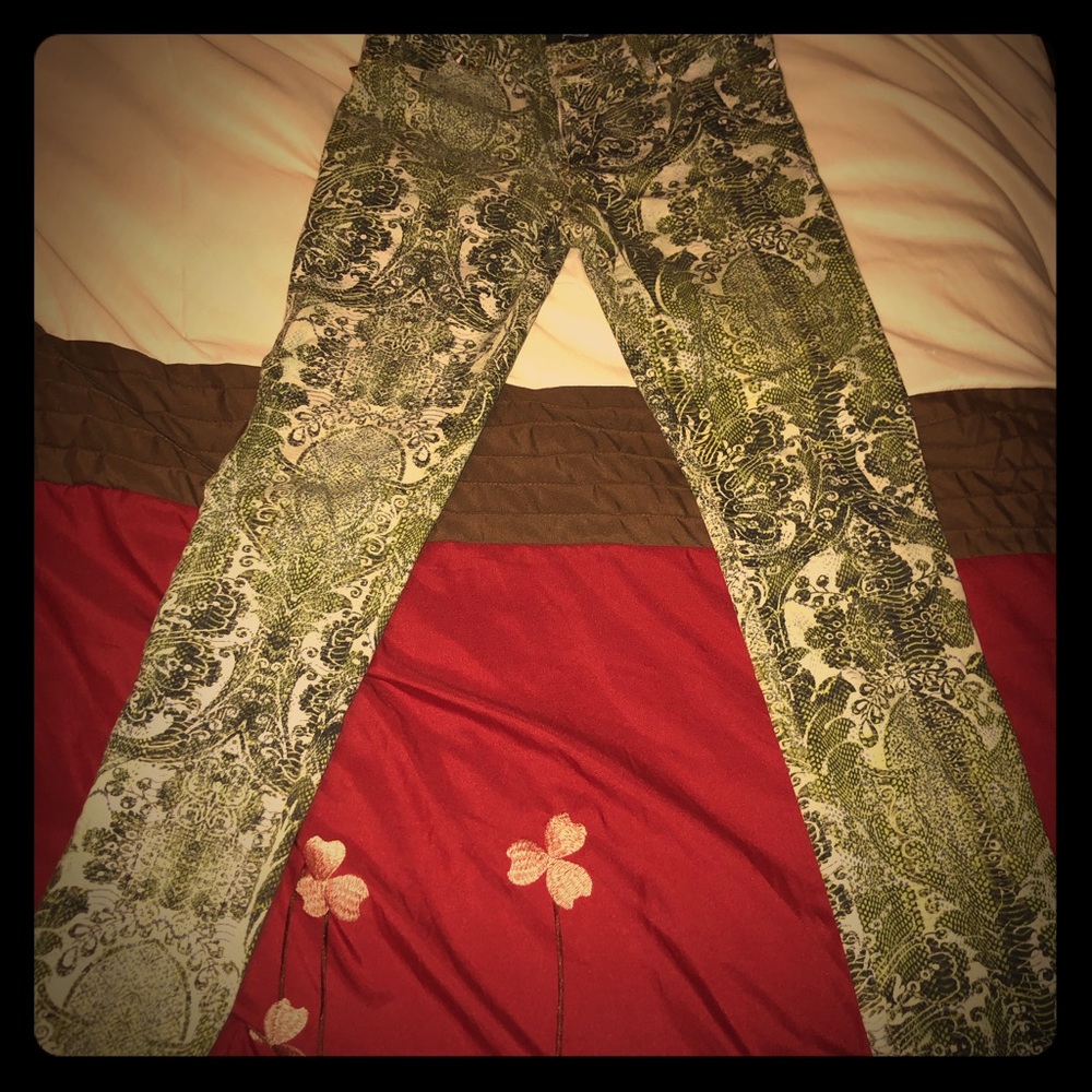 Skinny jeans